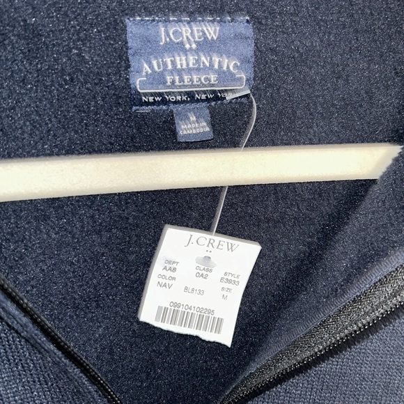 NWT J.Crew Authentic Fleece Pullover Size Medium - Picture 3 of 8